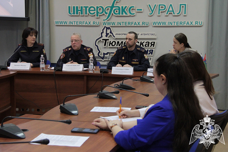 Руководители подразделений территориального управления Росгвардии встретились с тюменскими журналистами