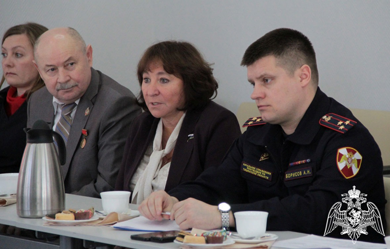 В Тюмени руководство территориального управления и кинологического центра Уральского округа Росгвардии встретились с семьями бойцов погибших в разные годы