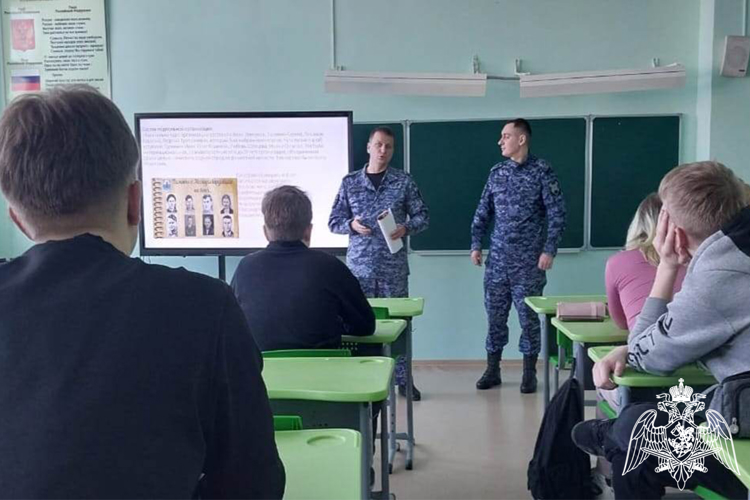 Агитационно-просветительский проект «Готов стать офицером Росгвардии?» знакомит тюменских школьников с военными институтами ведомства