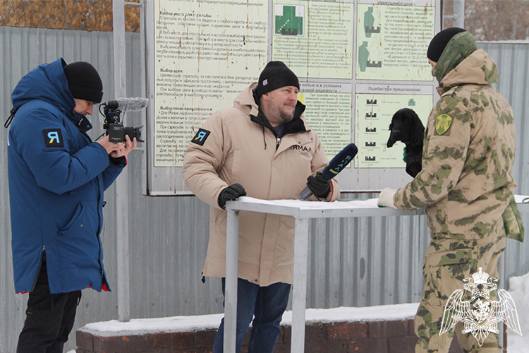 Специалисты-кинологи Уральского округа Росгвардии стали героями телеэфиров в Тюмени и на Ямале