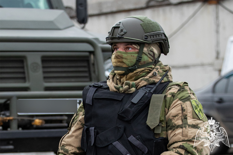 В Тюмени при содействии бойцов ОМОН Росгвардии у местного жителя изъято полкилограмма эфедрона