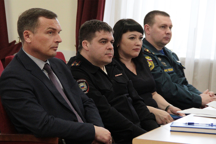В преддверии майских праздников в Управлении Росгвардии по Тюменской области состоялось заседание оперативного штаба
