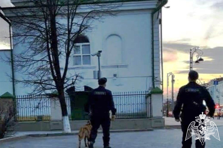 Росгвардия в Тюменской области обеспечила охрану общественного порядка во время празднования православной Пасхи