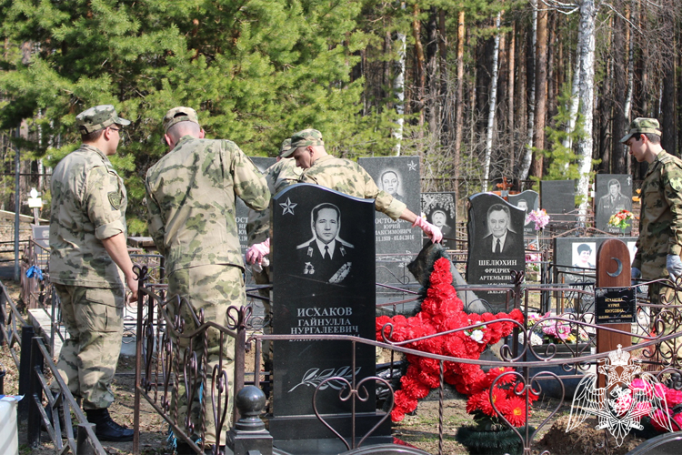 Росгвардейцы в Тюмени вновь поддержали ведомственную акцию «На страже памяти»
