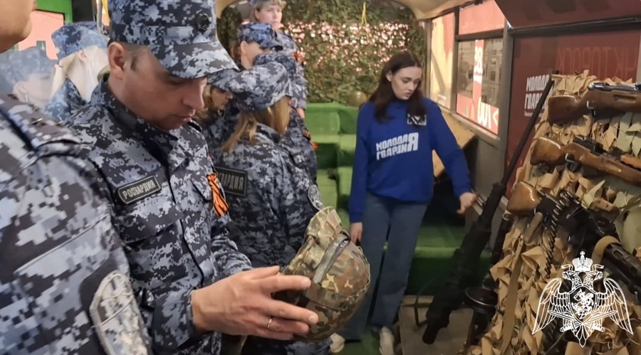 «Автобус Победы» заехал в Управление Росгвардии по Тюменской области