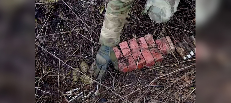 Росгвардейцы обнаружили схрон боевиков с боеприпасами в Луганской Народной Республике (видео)