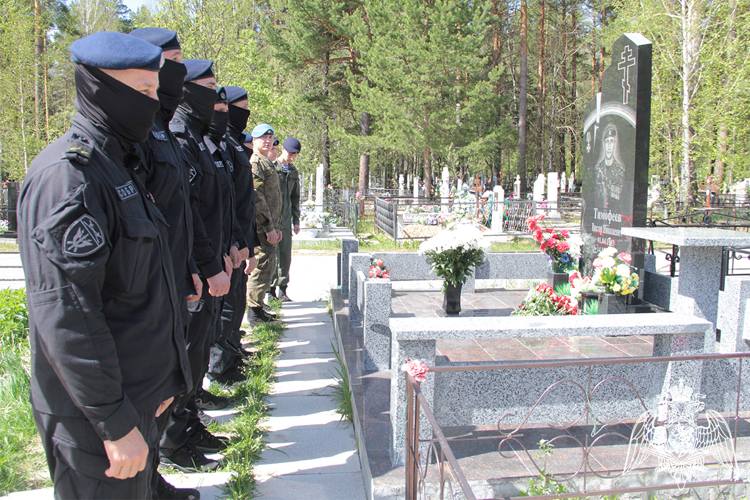 Память офицера СОБР, погибшего при исполнении служебного долга в 2016 году почтили в Тюмени