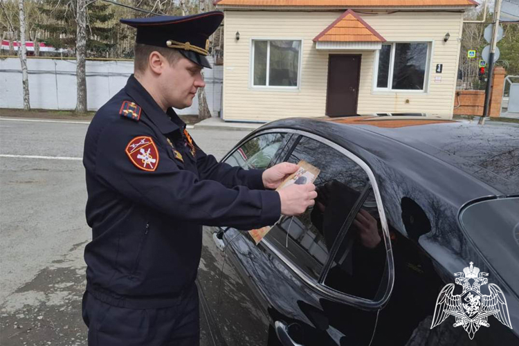 В Тюменской области росгвардейцы и ветераны службы поддержали всероссийскую акцию «Бессмертный автополк» (видео)
