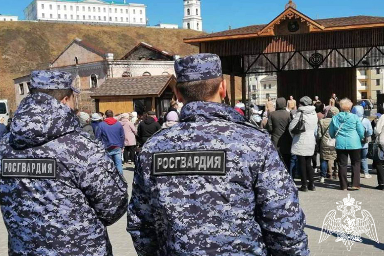 Росгвардейцы в Тюменской области обеспечили безопасность праздничных мероприятий в День весны и труда