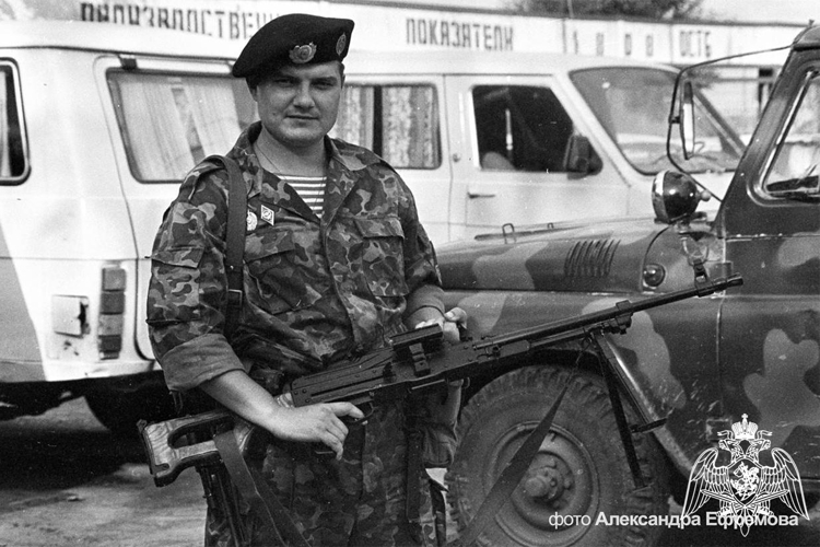 В Тюменской области почтили память погибшего в 2003 году офицера ОМОН