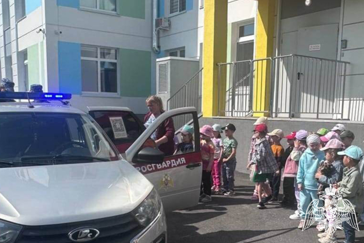 «Каникулы с Росгвардией» продолжаются для тюменских ребят