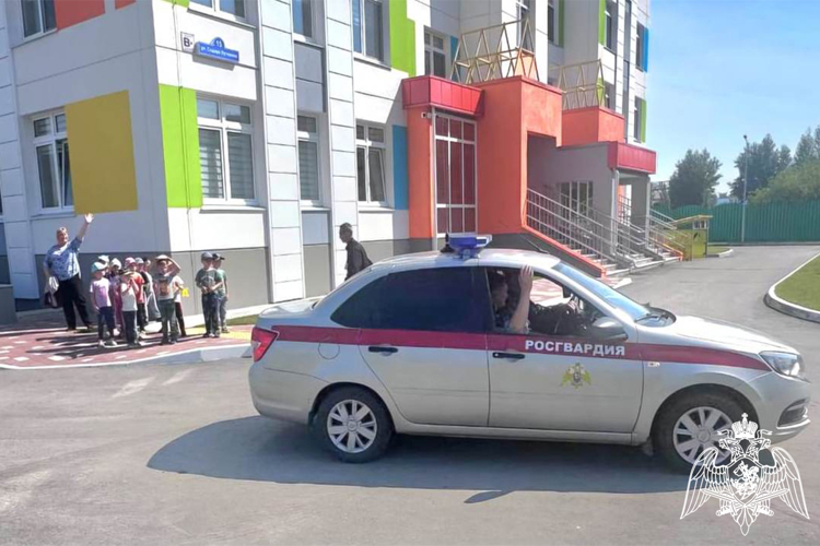«Каникулы с Росгвардией» продолжаются для тюменских ребят