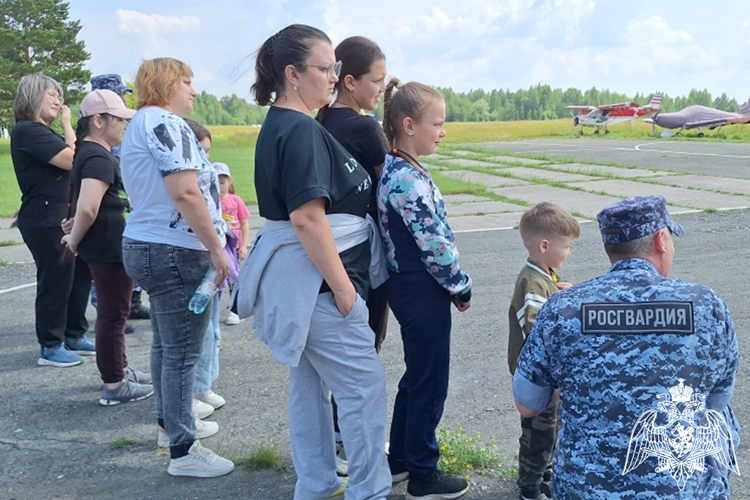 В Тюменской области продолжаются мероприятия всероссийского проекта «Каникулы с Росгвардией» (видео)