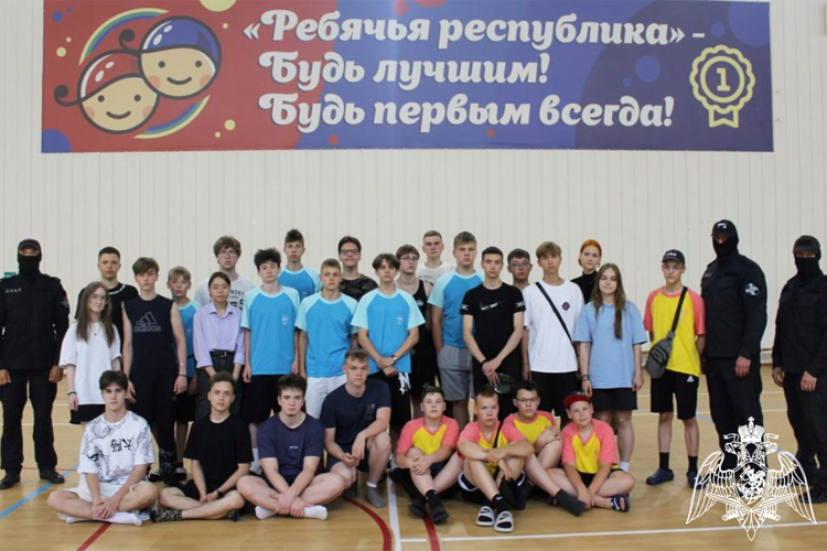Бойцы СОБР «Сова» проводят работу по патриотическому воспитанию тюменских подростков