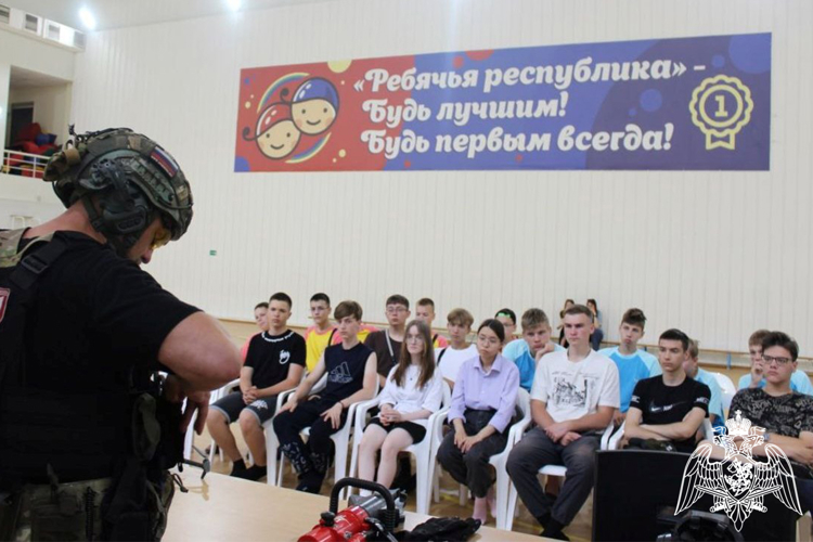 Бойцы СОБР «Сова» проводят работу по патриотическому воспитанию тюменских подростков