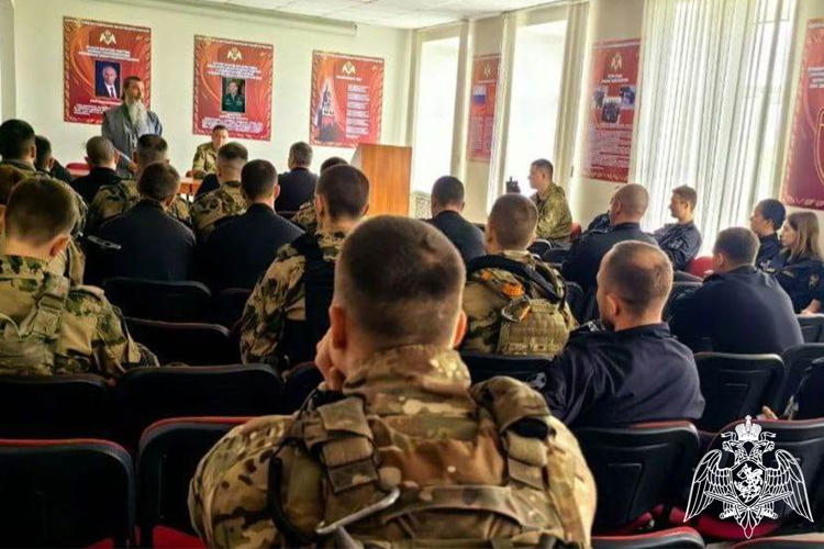 В Тюмени личный состав Росгвардии встретился со священнослужителем Тобольско-Тюменской епархии