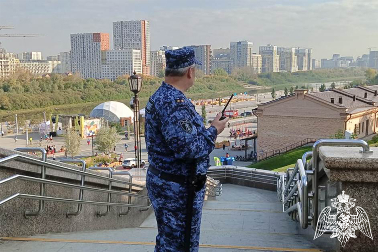 Росгвардейцы в Тюмени обеспечили безопасность Всероссийского мероприятия «Кросс нации» и приняли участие в забегах