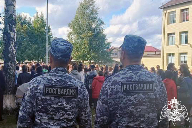 Безопасность торжественных мероприятий Дня знаний обеспечила Росгвардия в Тюменской области 