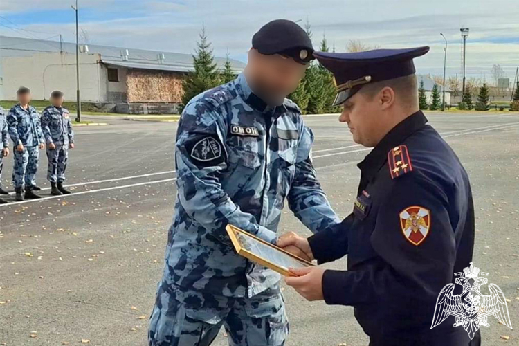Сотрудники тюменского ОМОН отмечают профессиональный праздник
