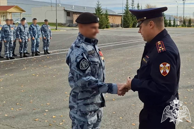 Сотрудники тюменского ОМОН отмечают профессиональный праздник