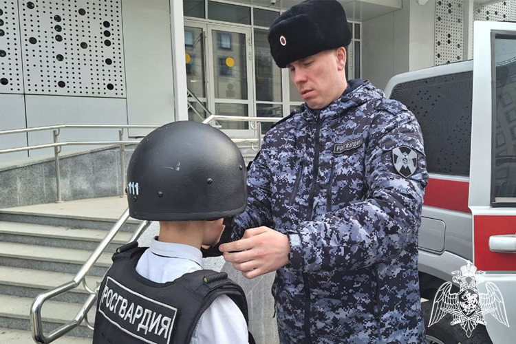 Вневедомственная охрана Росгвардии познакомила жителей Ишима со своей службой