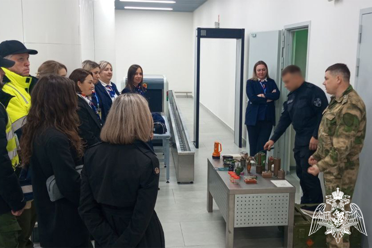 Росгвардейцы в Тюмени провели для работников транспорта занятия по антитеррористической безопасности