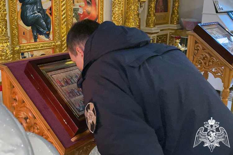 В день Казанской иконы Божией Матери росгвардейцы в Тюмени приняли участие в праздничных мероприятиях