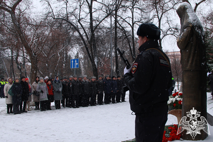 Память погибших боевых товарищей почтили росгвардейцы в Тюмени 