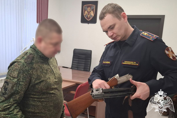 При содействии Росгвардии в Тюменской области более 2 тысяч единиц оружия передано в зону СВО (видео)