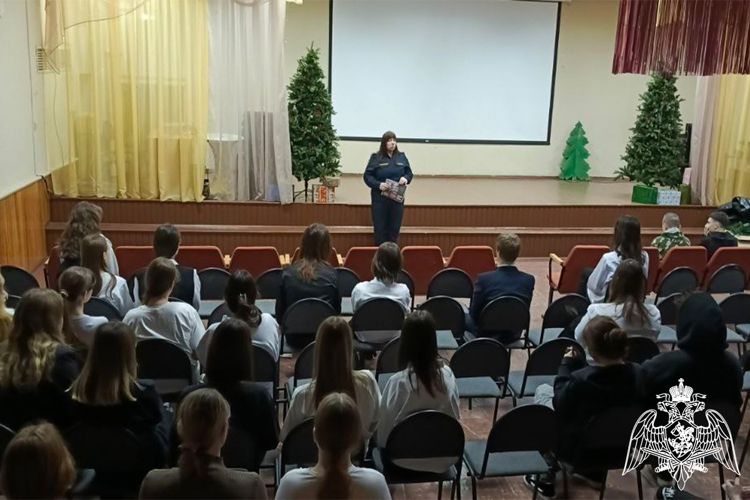 Росгвардейцы провели цикл профориентационных мероприятий для тюменских старшеклассников  
