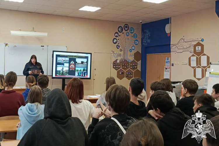 Росгвардейцы провели цикл профориентационных мероприятий для тюменских старшеклассников  