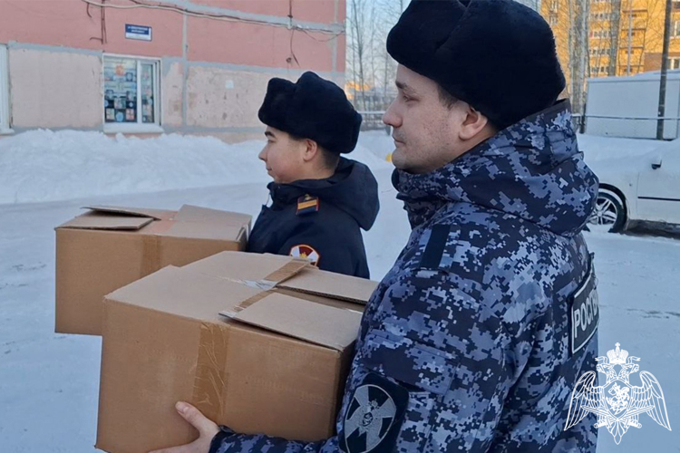 Росгвардейцы оказали благотворительную помощь оказавшимся в трудной жизненной ситуации тюменцам