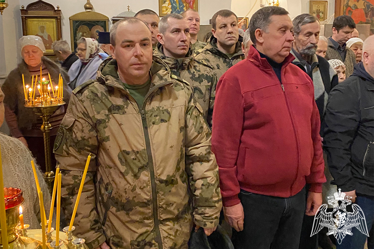 Кинологи Росгвардии в Тюмени приняли участие в крещенских мероприятиях 