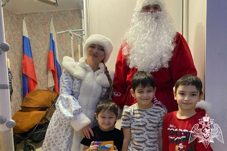 Более 1500 подарков получили тюменские дети в рамках ведомственной акции «Дед Мороз специального назначения» (видео)