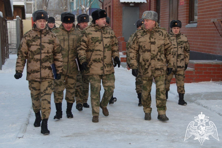     Командующий Уральским округом Росгвардии проверил подразделения ведомства в Тюменской области 