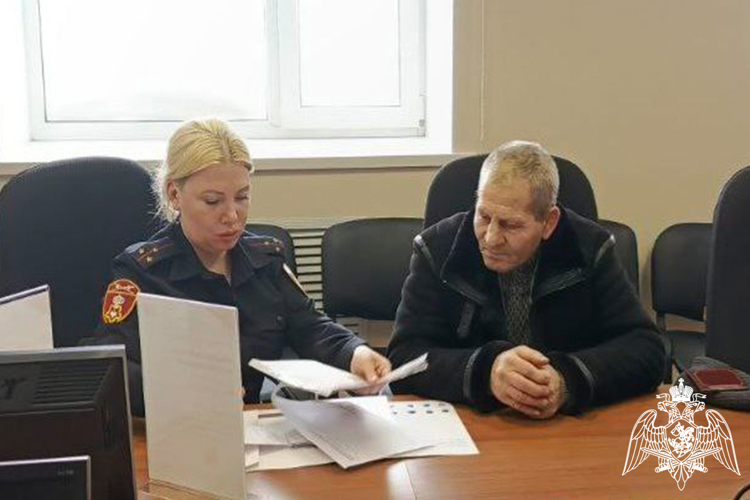 Росгвардейцы приняли участие в Ярмарке вакансий Тюменской области