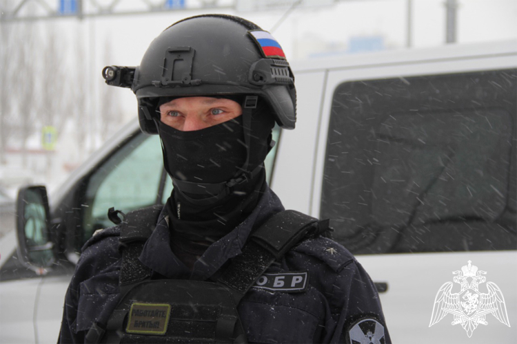 В Тюмени при содействии бойцов СОБР Росгвардии задержаны подозреваемые в серии мошенничеств