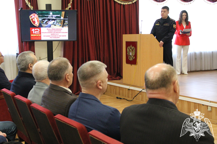 Сотрудников лицензионно–разрешительной работы и государственного контроля Росгвардии чествуют в Тюменской области