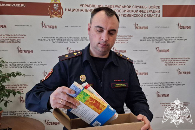 В День книгодарения росгвардейцы на Урале присоединились к всероссийской акции «Дарите книги с любовью»