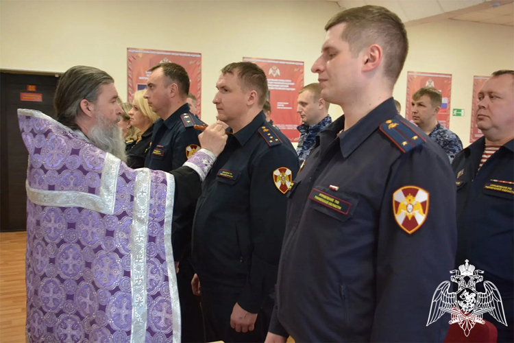 В Тюмени священнослужитель Тобольско-Тюменской епархии провел встречи с личным составом Росгвардии