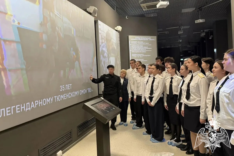 Более трёх тысяч человек посетили мультимедийную выставку «Росгвардия. Вехи истории» в тюменском Историческом парке