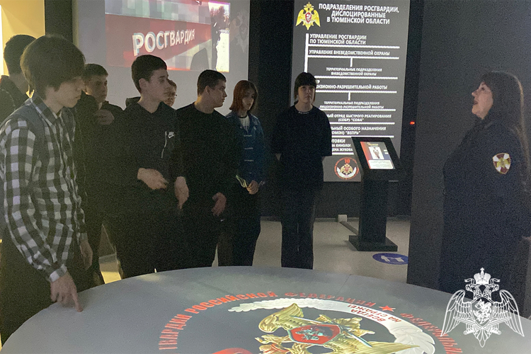 Более трёх тысяч человек посетили мультимедийную выставку «Росгвардия. Вехи истории» в тюменском Историческом парке