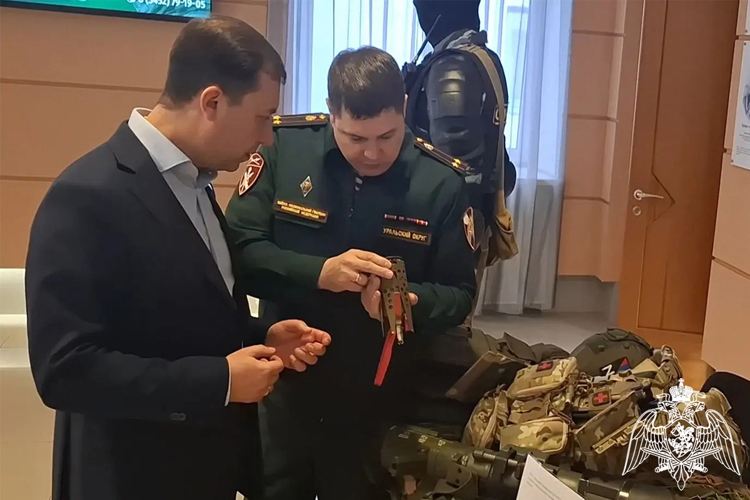 В Тюменской городской Думе завершила работу фотовыставка «Росгвардия. Всегда на страже»
