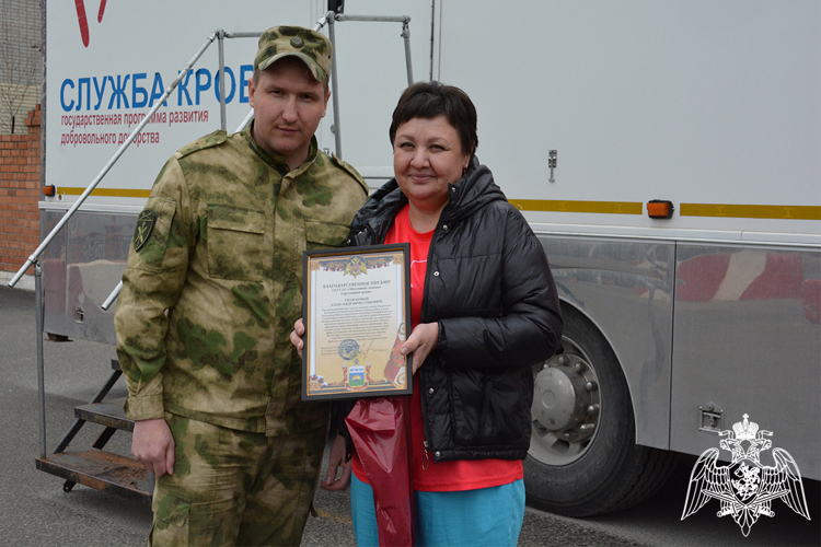 В рамках национального дня донора росгвардейцы в Тюмени пополнили банк крови на 23 литра