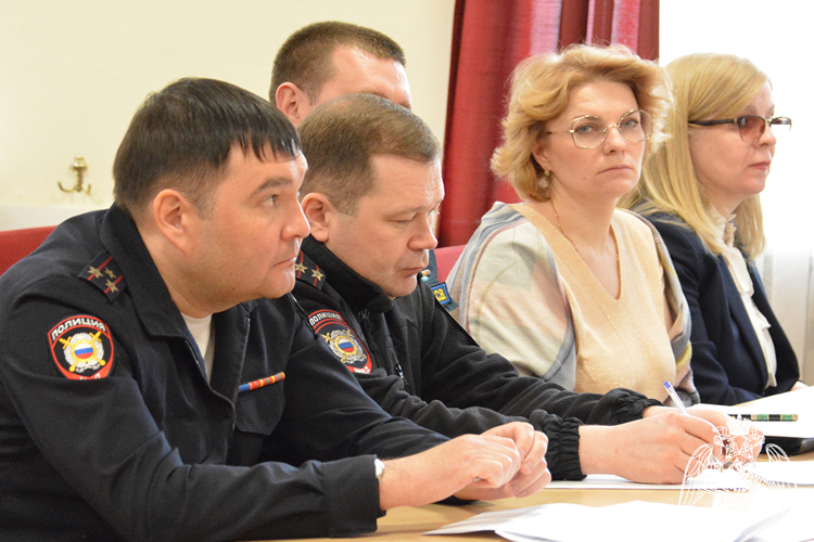 В Управлении Росгвардии по Тюменской области в преддверии майских праздников состоялось заседание оперативного штаба