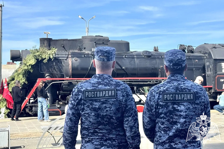 Сотрудники Росгвардии обеспечили безопасность прибытия «Эшелона Победы» в Тюменскую область