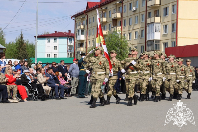 Кинологи Уральского округа Росгвардии в Тюменской области  поздравили персональным парадом участника Великой Отечественной войны