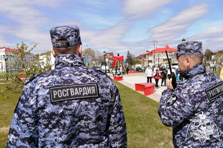 Росгвардия в Тюменской области обеспечила безопасность школьного праздника «Последний звонок»