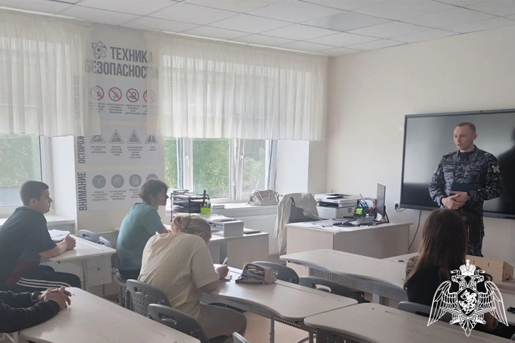 В Тюменской области росгвардейцы проводят патриотические и профориентационные мероприятия