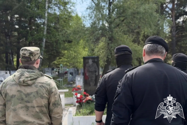 Память офицера ОМОН почтили в Тюменской области  